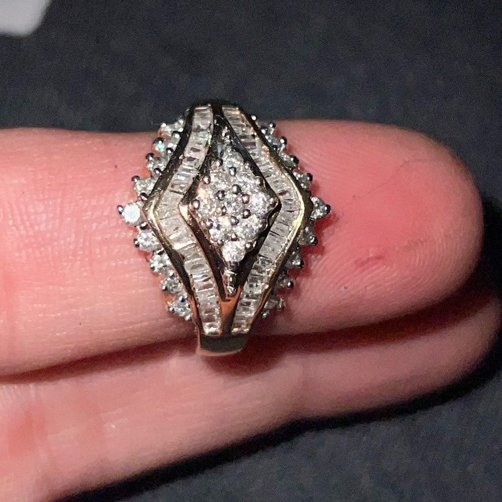 10k natural diamond ring